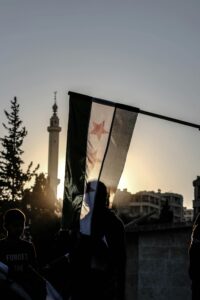 اغتيال شخصية شيعية في انفجار قنبلة قرب دمشق .. والسلطات تحقق