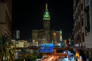 ولي العهد السعودي، يتبرع بمليار ريال من نفقته الخاصة لـ”سكن”  وتسليم الوحدات للأسر المستحقة