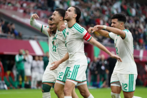 حوار غير متوقع بين ثنائي وسط المنتخب الجزائري