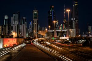 إصابات في الكويت وترمب يأمل لقاء مرشد إيران