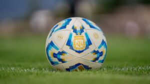 الفيفا يعوض الحكم الصومالي أرتان عن استبعاده من المونديال
