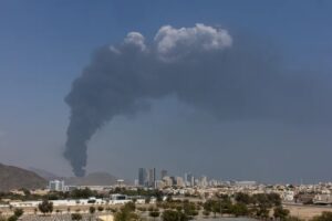 الجيش الأمريكي يبدأ القصف وإسرائيل تجهز الشعاع الحديدي ضد ايران ومضيق هرمز