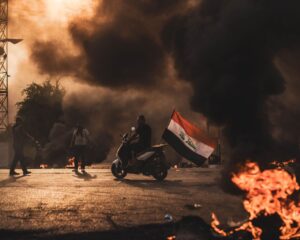 فاجعة تفزع العراق .. تناول معه الغداء ثم القاه في البئر